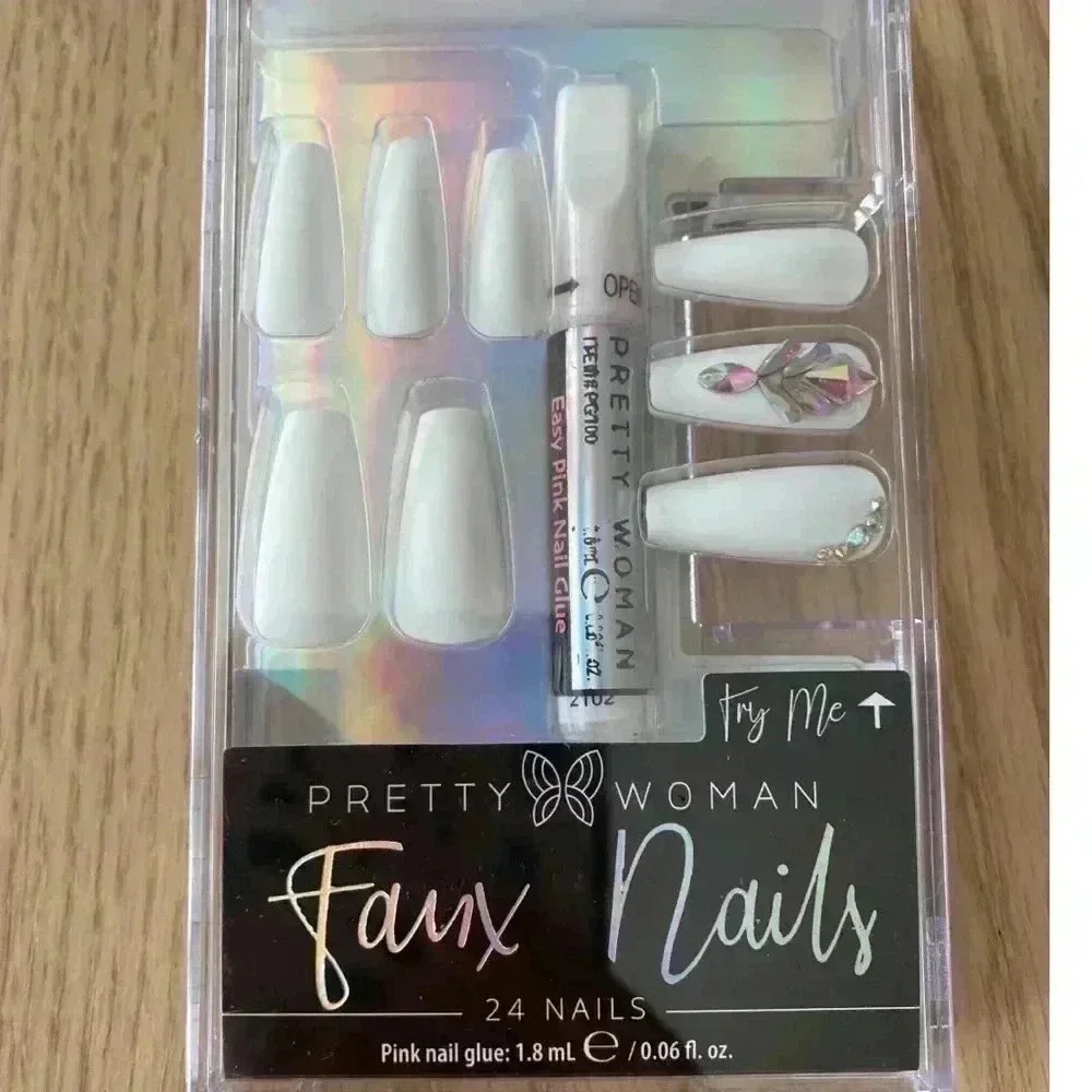 🆕 Pretty Woman Faux Nails White With Stones 🆕